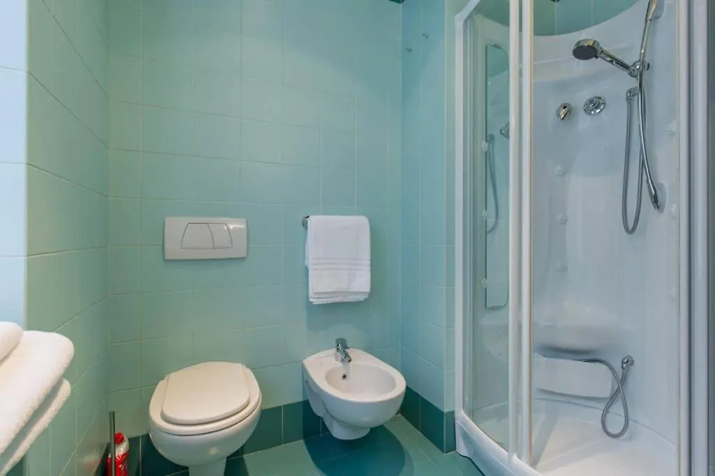 Comfortable Apartment Behind Arena Di Βερόνα
